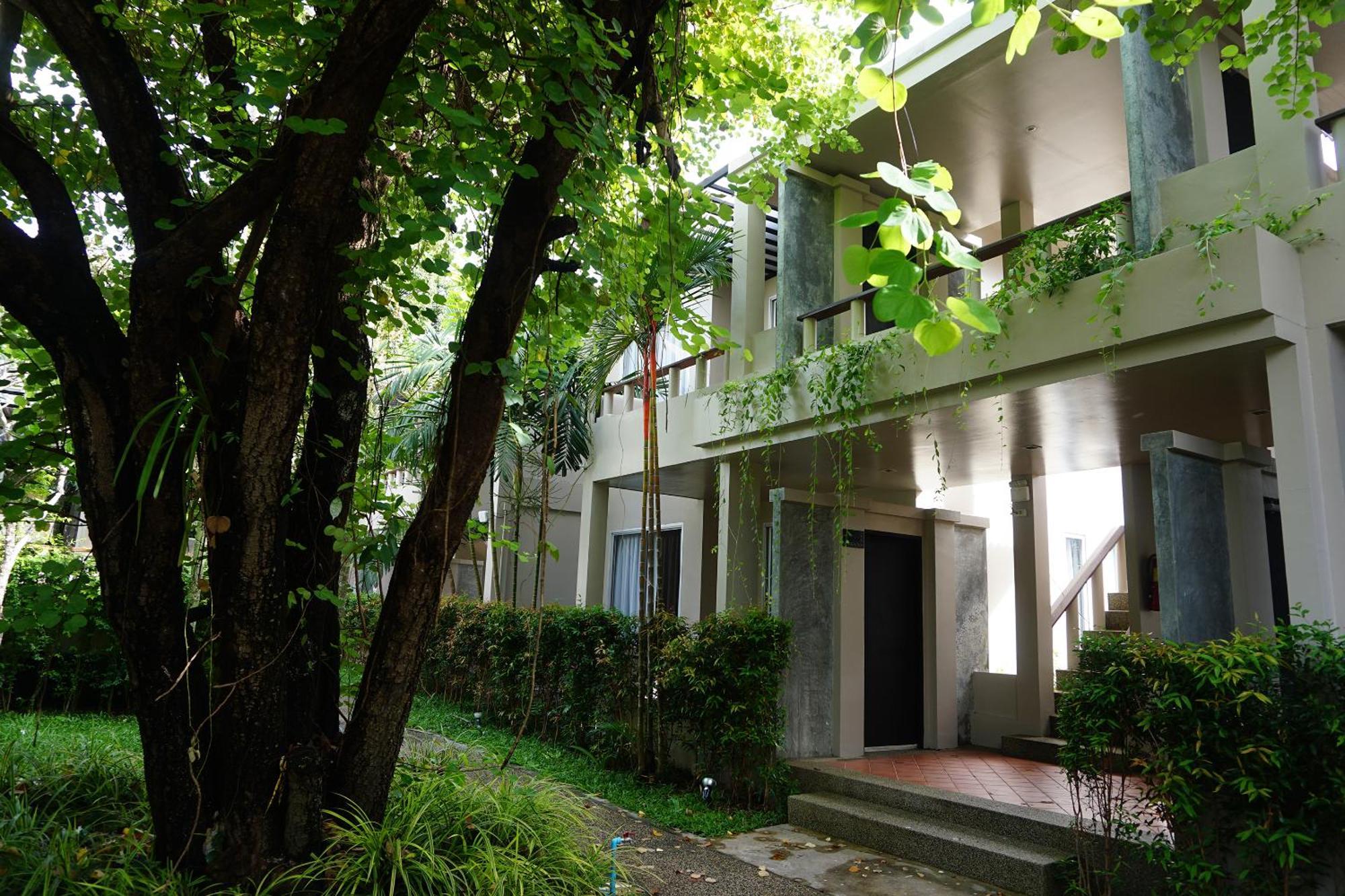 Signature Phuket Resort Chalong Exterior photo